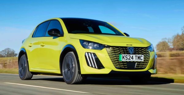 Втората поява на Peugeot в този списък идва под формата на супермини. Тази малка кола се оказва солидна, както и стилна. Наред с неговата надеждност, собствениците на французина са големи фенове на неговите комфорт, качество на возене и удобни за деца функции.

Купувачите все още имат избор от три нива на оборудване: начално ниво Active, среден клас Allure и топ GT. Всеки модел включва LED предни и дневни светлини, задни сензори за паркиране, 10-инчов централен сензорен екран и настройка на таблото i-Cockpit на Peugeot.

Що се отнася до задвижването, бензиновата гама е изградена около 1,2-литров трицилиндров двигател PureTech. Базовата версия без турбокомпресор със 74 к.с. може да е идеална за градско шофиране, докато по-мощната версия с турбокомпресор с 99 коня трябва да се справи по магистрала. 

Две версии с мек хибрид - 99 к.с. и 134 к.с., се предлагат изключително с шестстепенна  автоматична трансмисия с двоен съединител. Най-ефективният от тези модели с мек хибрид прави наличието на дизел излишно, така че едва ли е изненадващо, че непопулярният 1,5-литров BlueHDi беше спрян. 

Ако разглеждате Peugeot 208, има голяма вероятност чисто електрическата версия на автомобила да е предизвикала интереса ви. Най-малко мощният E-208 предлага пробег до 410 километра.
